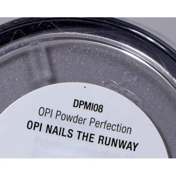 OPI NAILS THE RUNWAY #DPMI08 DIPPING POWDER